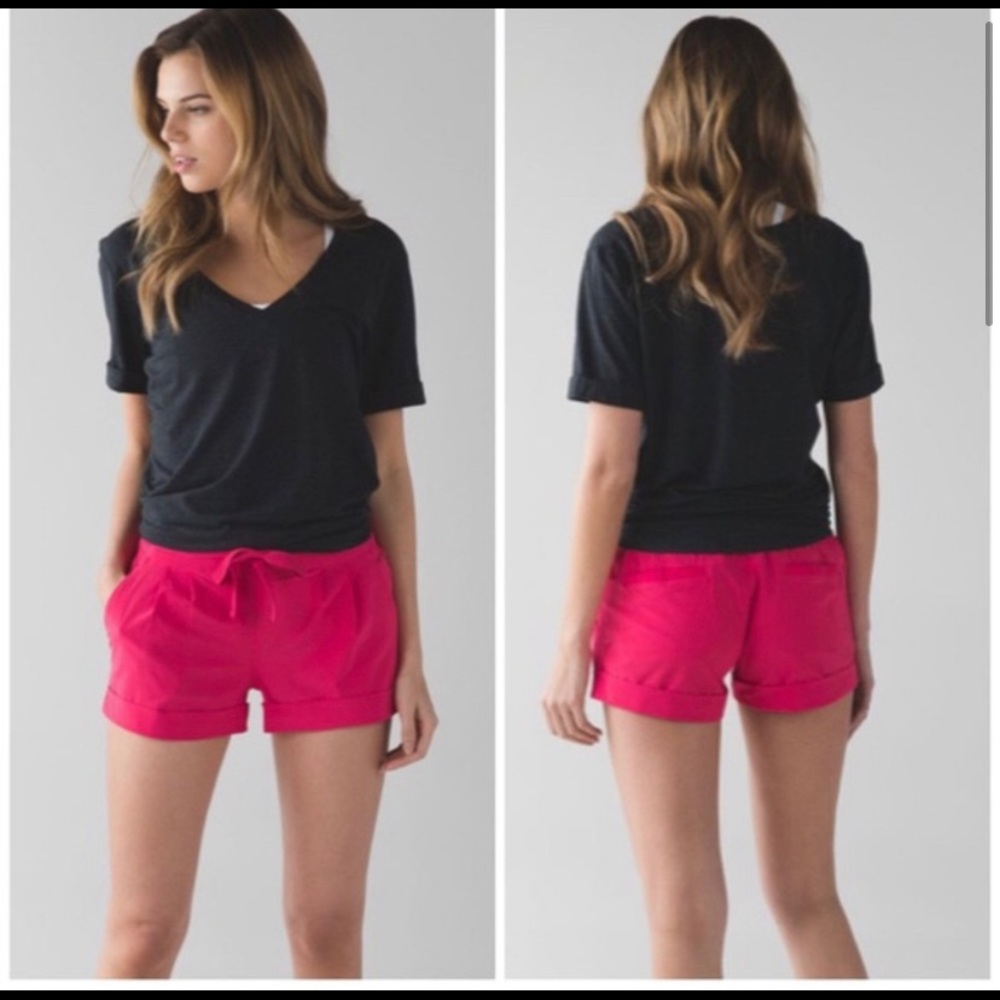 Lululemon Spring Break Away Short II in Boom Juice